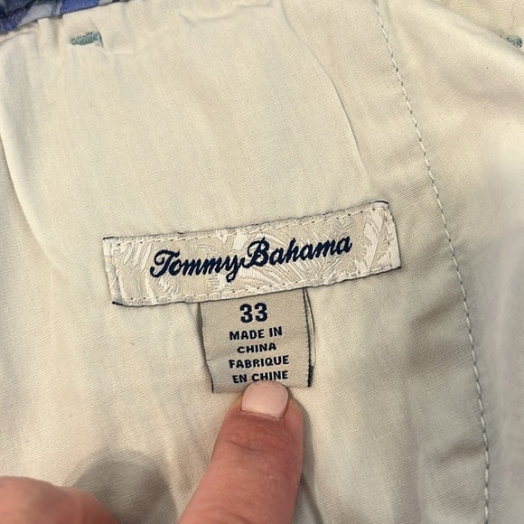 Tommy Bahama Flat Front Casual Shorts Men's Size 33 - Picture 3 of 7